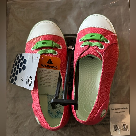 CROCS Slip On Kids Shoe - Picture 2 of 4